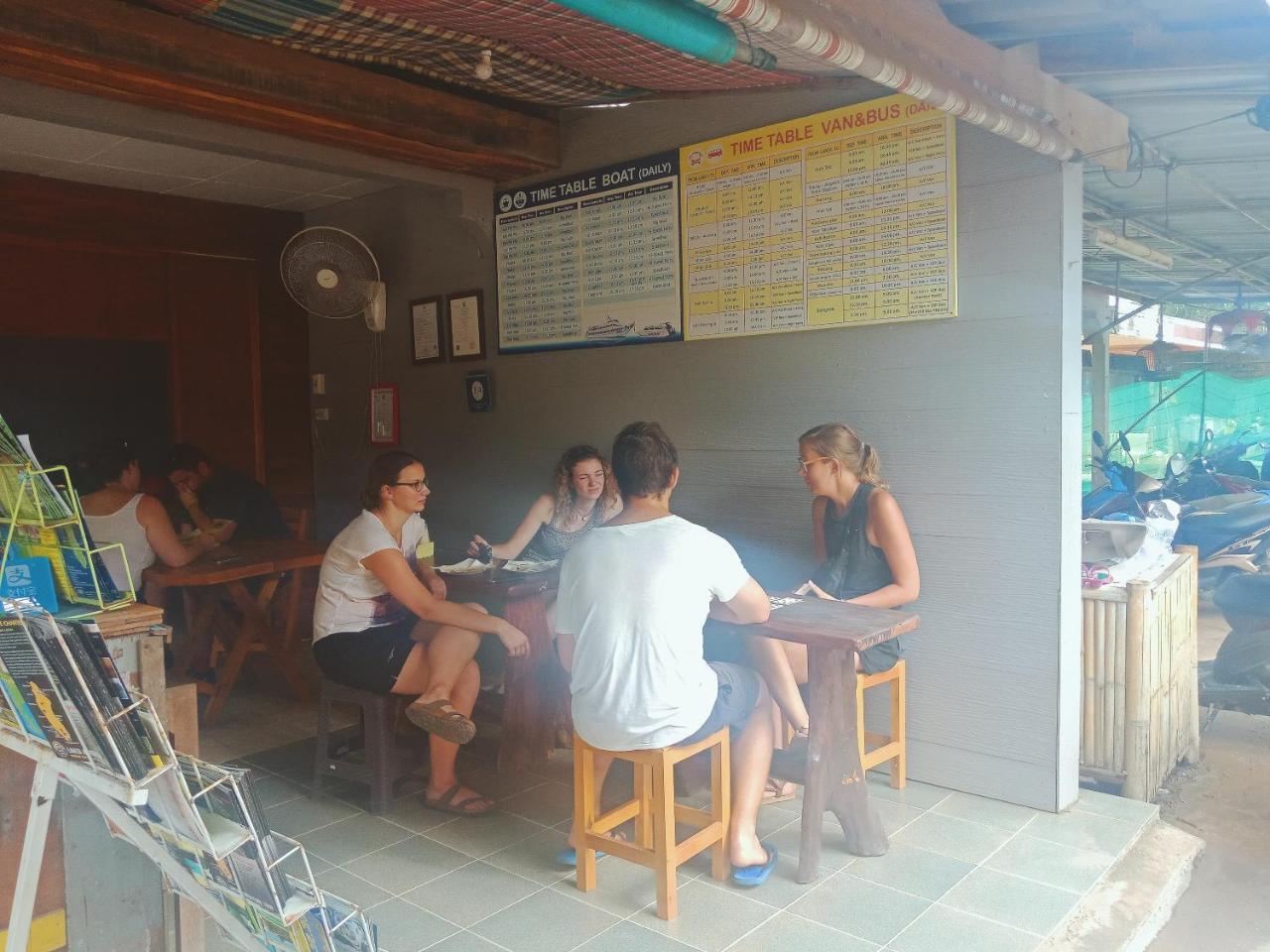 Marina Hut Guest House Koh Lanta Ngoại thất bức ảnh