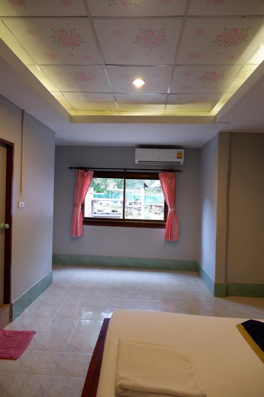 Marina Hut Guest House Koh Lanta Ngoại thất bức ảnh