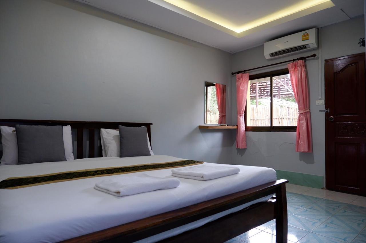 Marina Hut Guest House Koh Lanta Ngoại thất bức ảnh