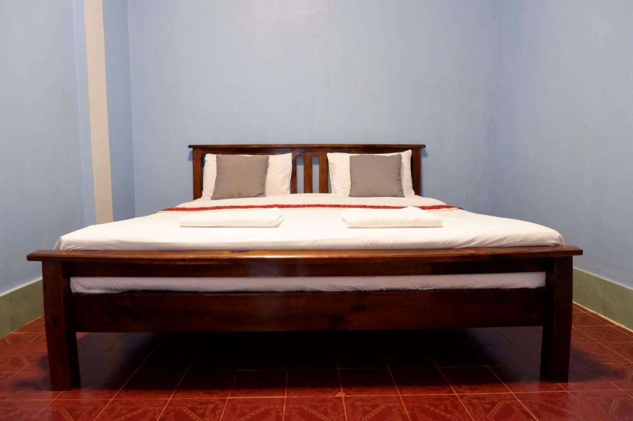 Marina Hut Guest House Koh Lanta Ngoại thất bức ảnh