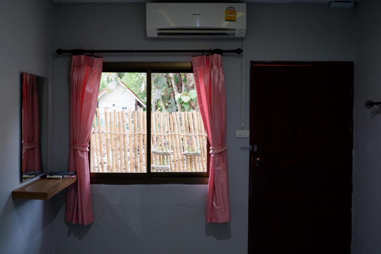 Marina Hut Guest House Koh Lanta Ngoại thất bức ảnh