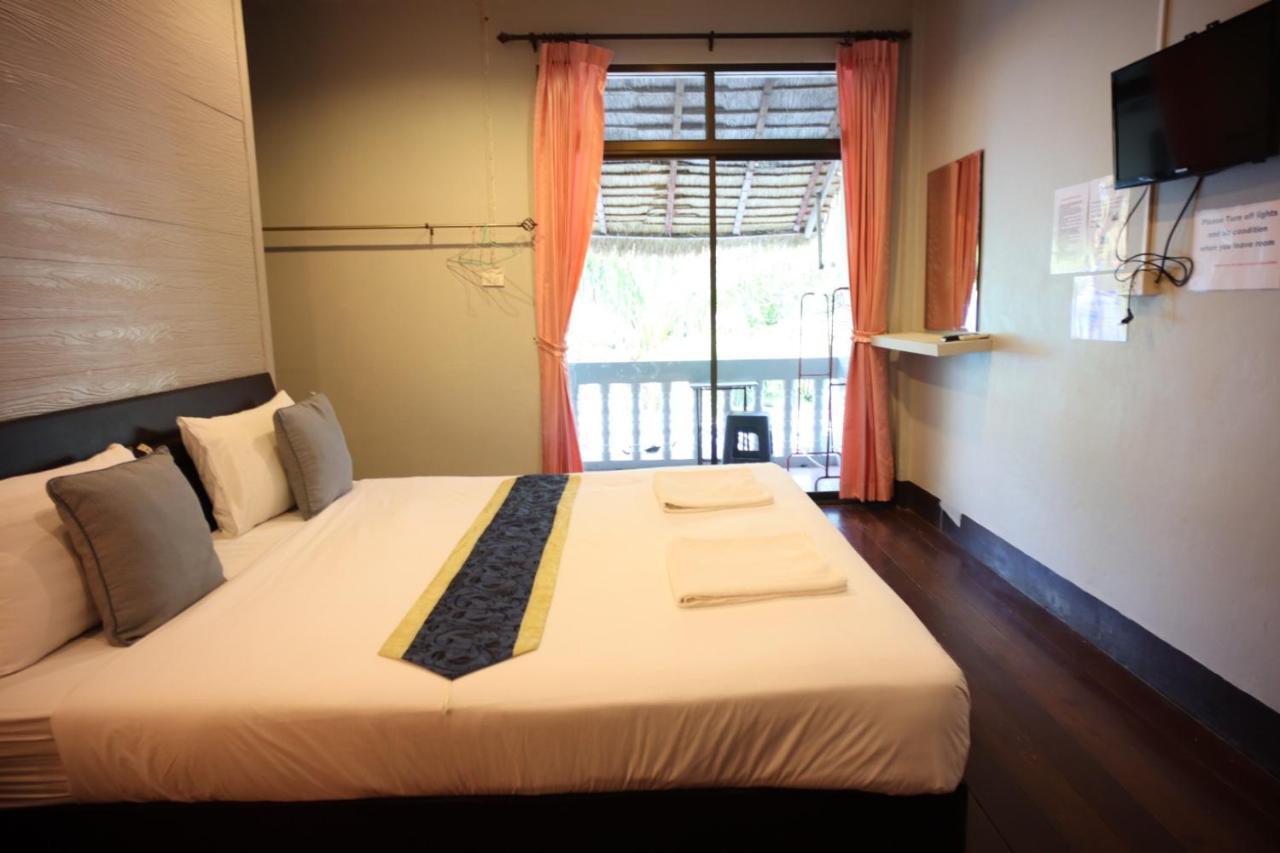 Marina Hut Guest House Koh Lanta Ngoại thất bức ảnh