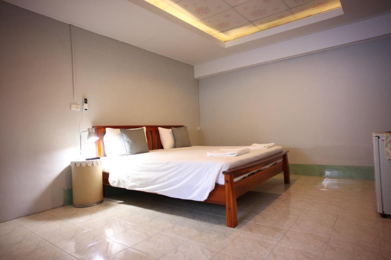 Marina Hut Guest House Koh Lanta Ngoại thất bức ảnh