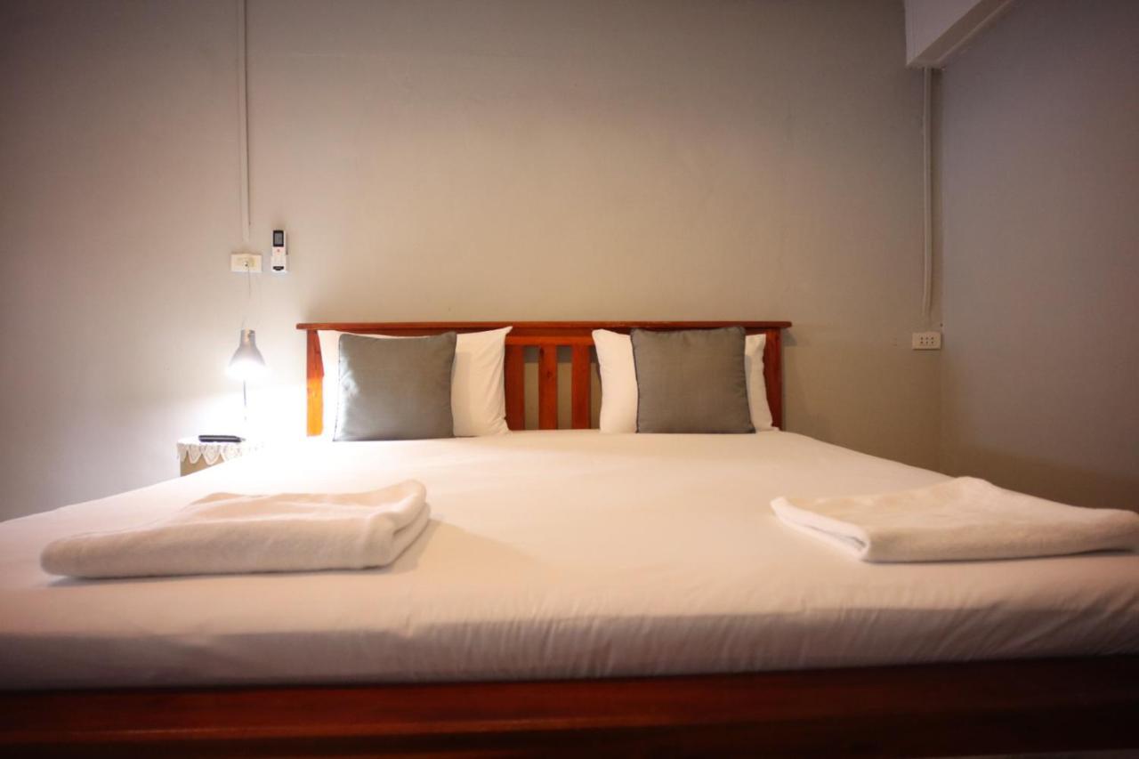 Marina Hut Guest House Koh Lanta Ngoại thất bức ảnh